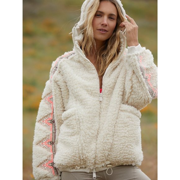 Free People Jackets & Blazers - NWT FP Movement Lodge Livin' Jacket / Natural